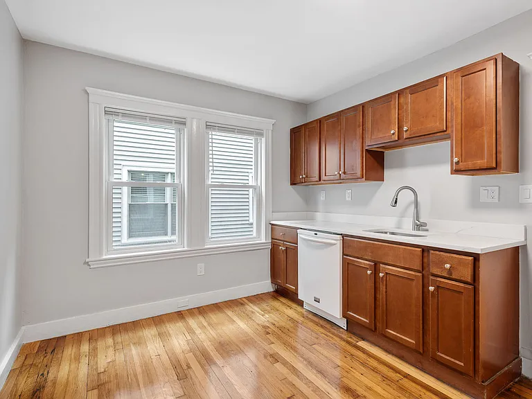 12 Ashland St #1L — Photo 7