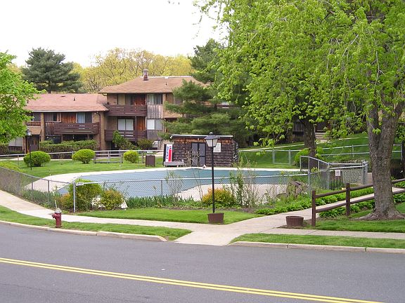 4th image of 51 Sierra Vista Ln