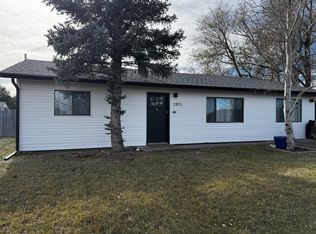 1015 Ashford Dr, Cheyenne, WY 82007