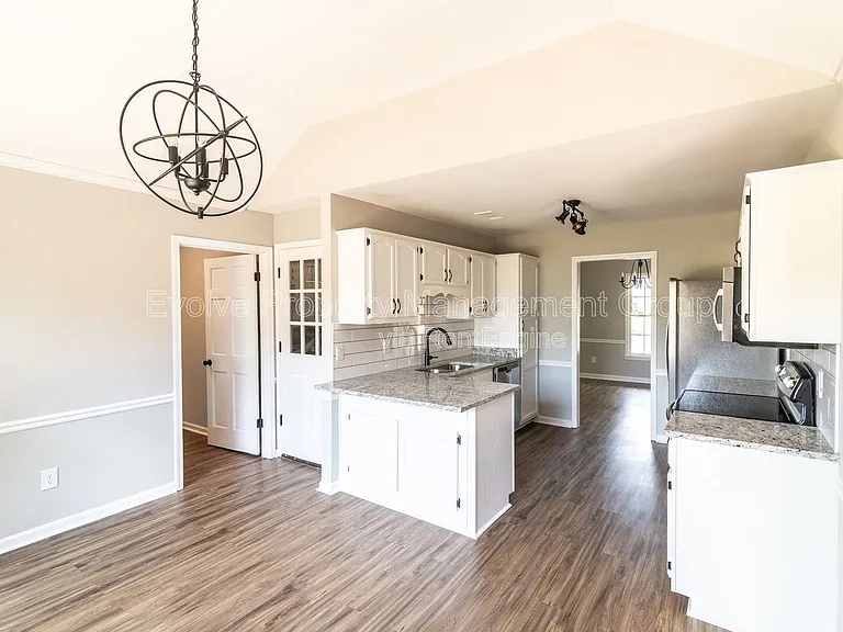 779 Dogwood Cv — Photo 9