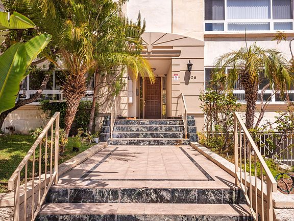 4th image of 406 N Palm Dr APT 302