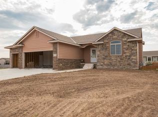 1218 N Spring Ridge Dr, Derby, KS 67037