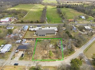 104 S Main St, Bonham, TX 75418