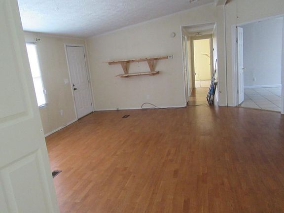 5th image of 2047 Greenway St