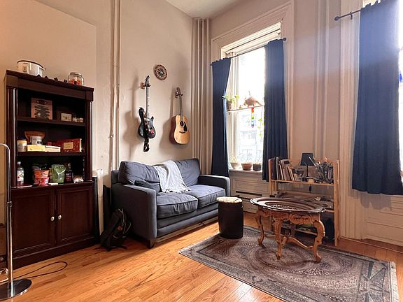 3rd image of 1531 W Girard Ave APT 1F