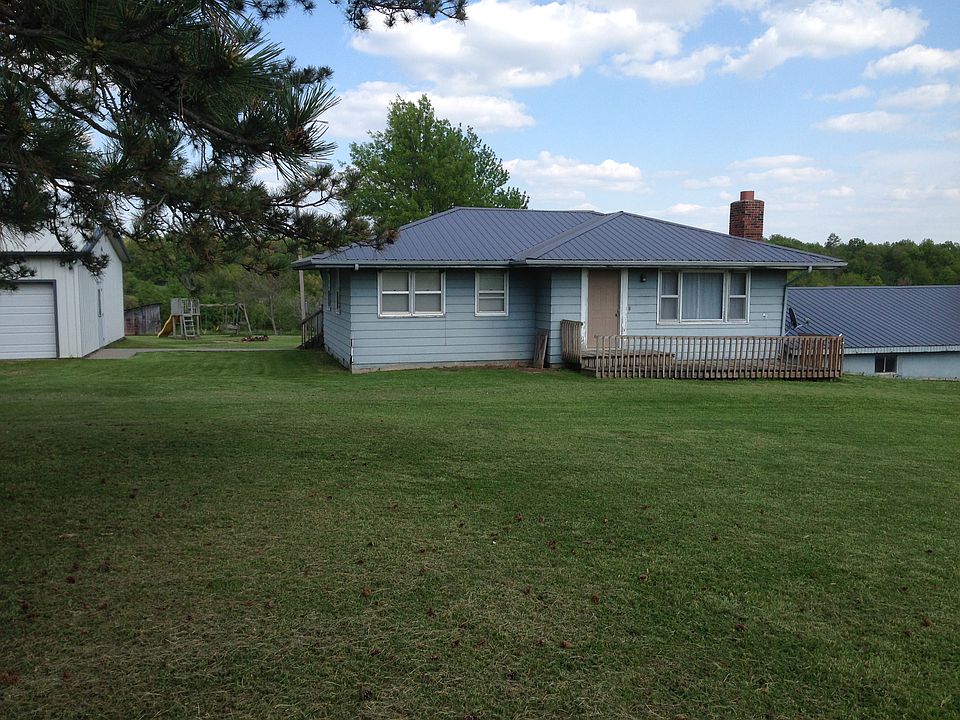 1st image of 620 NE 105th Ave