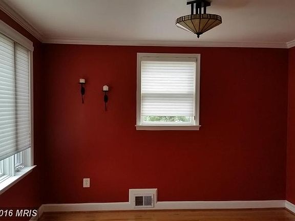 3rd image of 612 N Illinois St