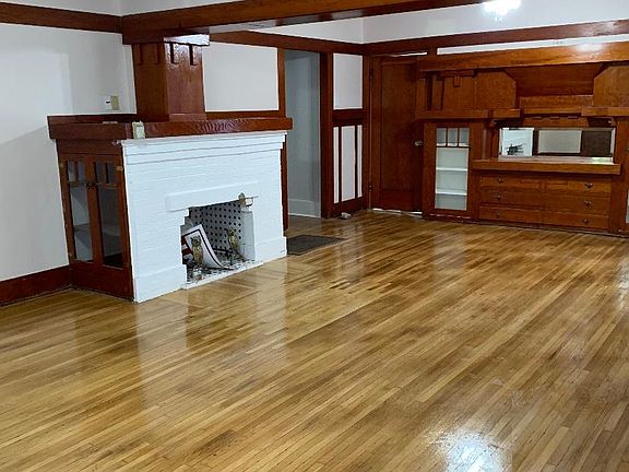 2nd image of 614 Molino Ave
