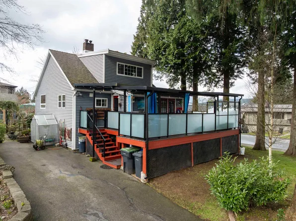2212 Brookmount Ave, Coquitlam, BC V3J 6V5