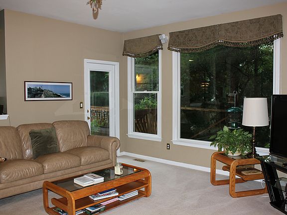 Spacious Family Room