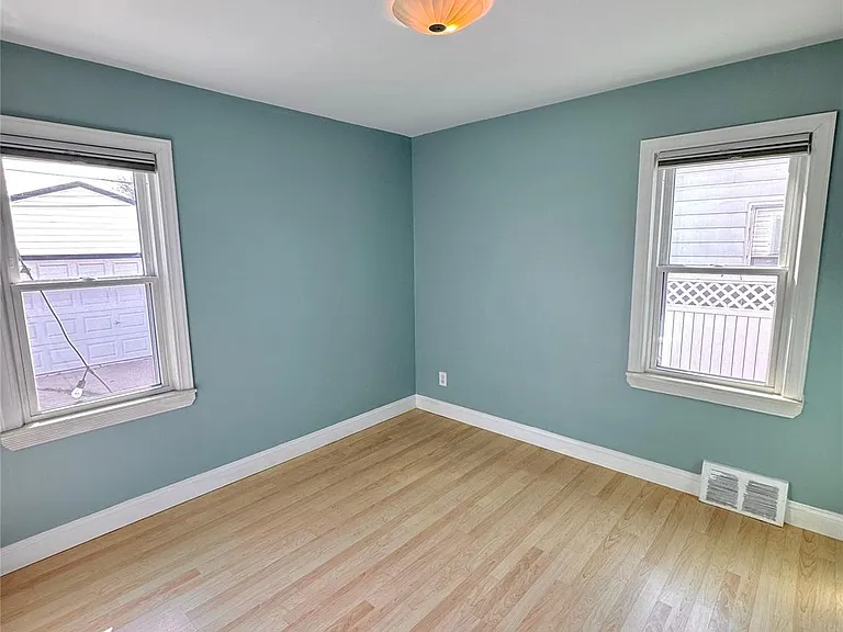 511 S Campbell Rd — Photo 10