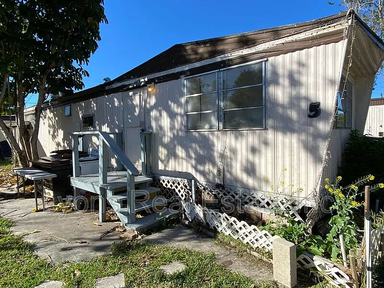 4900 Tice St #5 — Photo 21