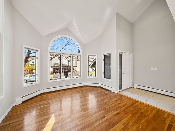 3rd image of 201 Beech Ct