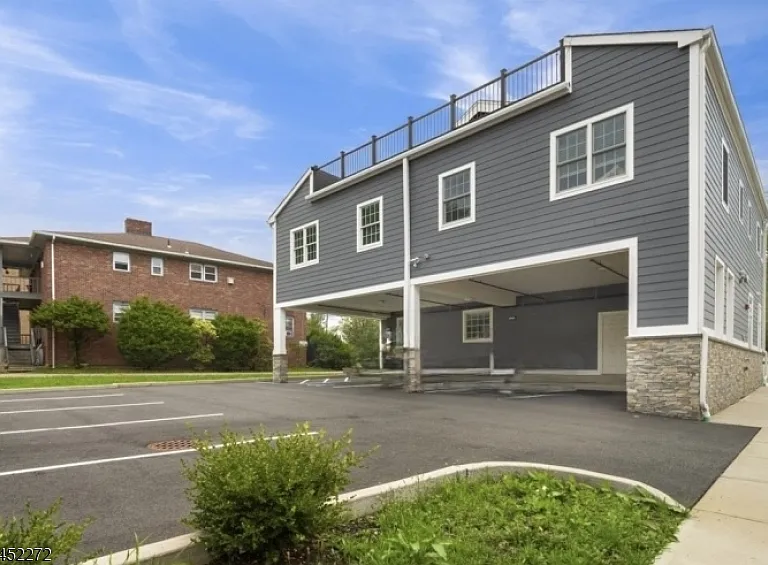 627 Bloomfield Ave #A — Photo 1