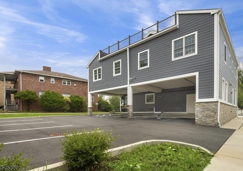 1st image of 627 Bloomfield Ave #A