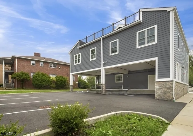 627 Bloomfield Ave #A