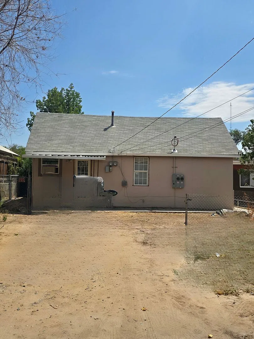 511 N Behrend Ave — Photo 2