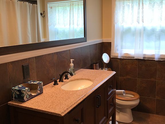 Full Bathroom-remodeled 2018