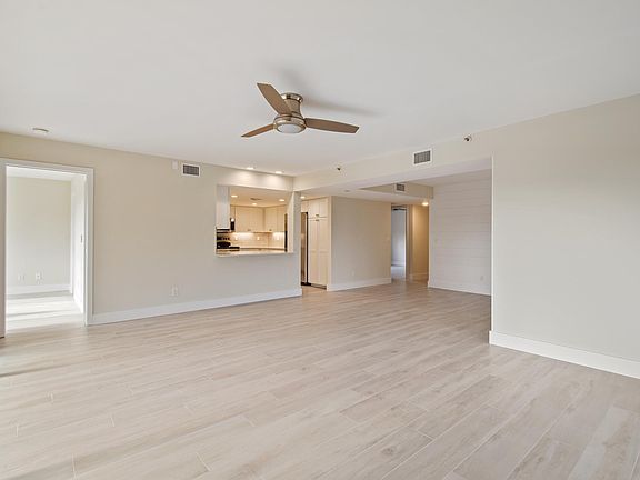 3rd image of 343 Oak Harbour Dr