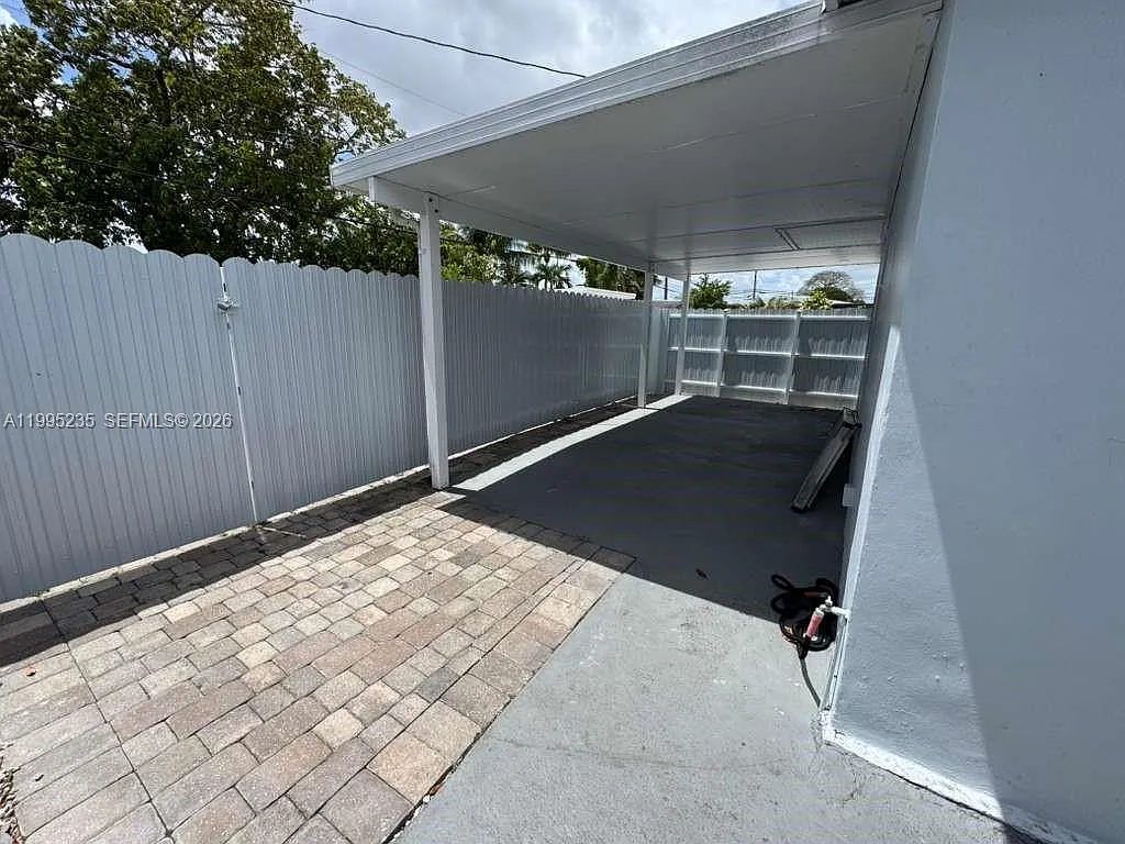 2 bed, 1.0 bath, $2,500 — Photo 2