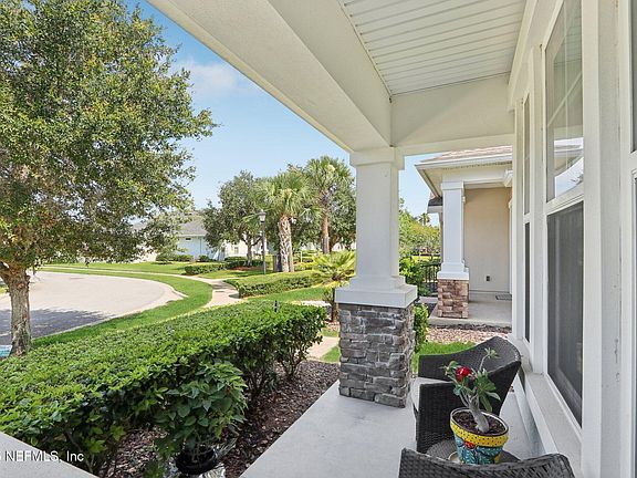 3rd image of 44 WESTON Circle