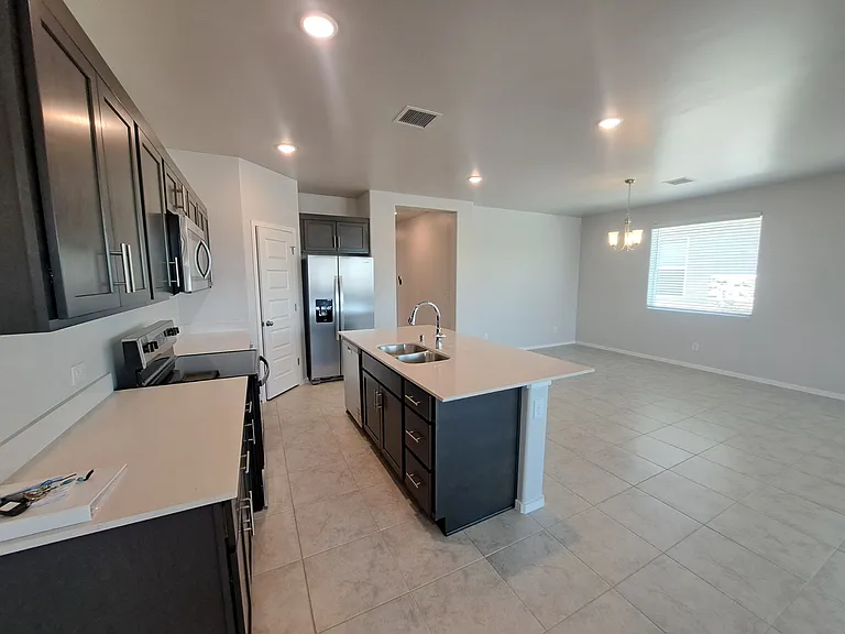 1048 San Cristobal Dr — Photo 3