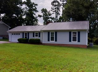 215 Stillwood Dr, Jacksonville, NC 28540