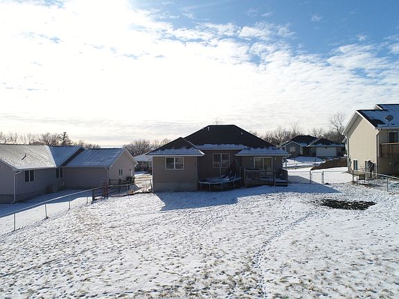 4th image of 428 Forest View Ave