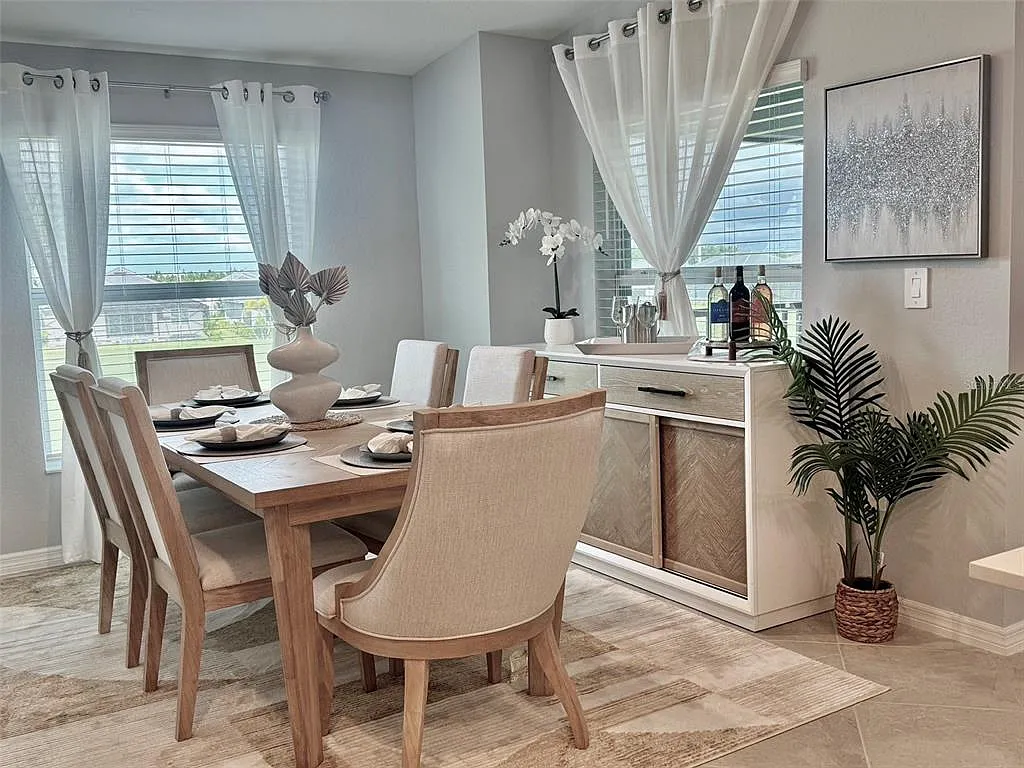 2 bed, 2.0 bath, 1366 sqft, $4,000 — Photo 3