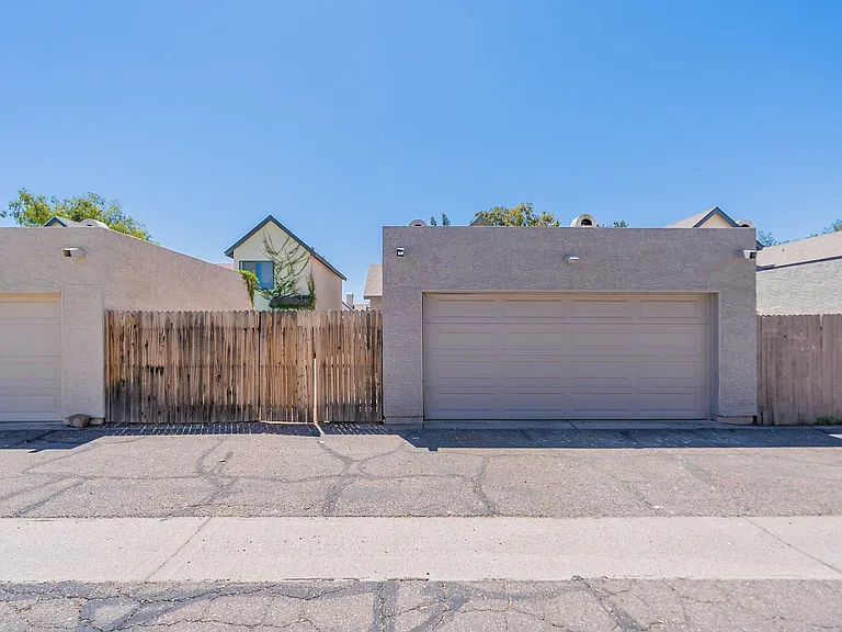 1535 N Horne #55 — Photo 32