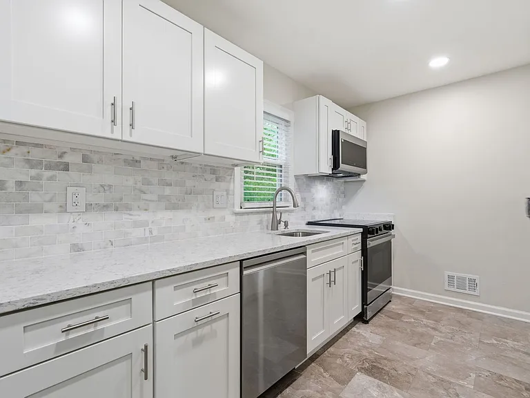 18 Grandin Cir — Photo 8