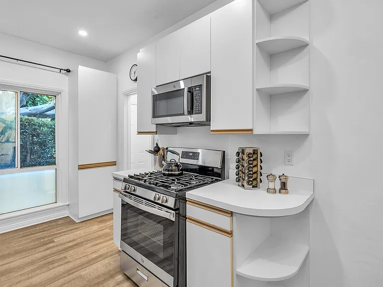 8700 Bonner Dr — Photo 8