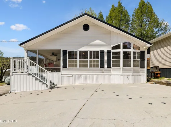 749 Big Valley Blvd, Townsend, TN 37882