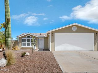 9068 N Valgrind Ln, Tucson, AZ 85743