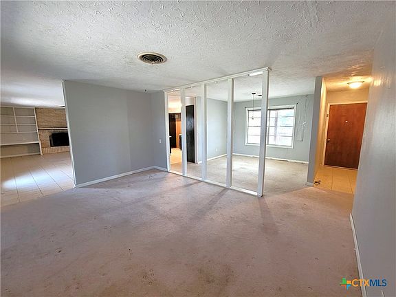 5th image of 1006 Blyth Rd