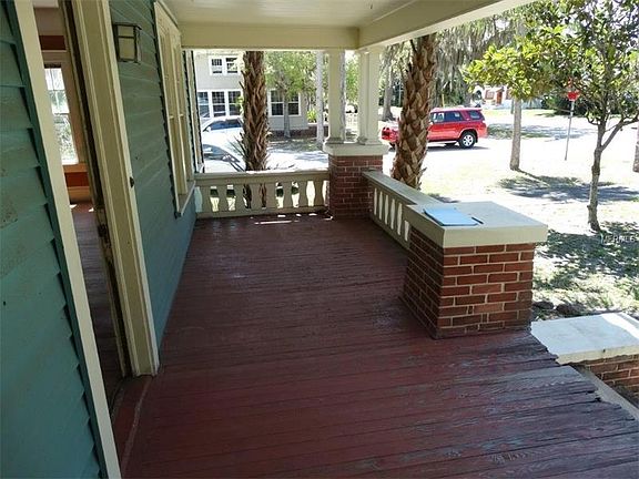 3rd image of 919 Magnolia St