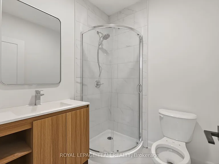 608 Tweedsmuir Ave #B — Photo 14