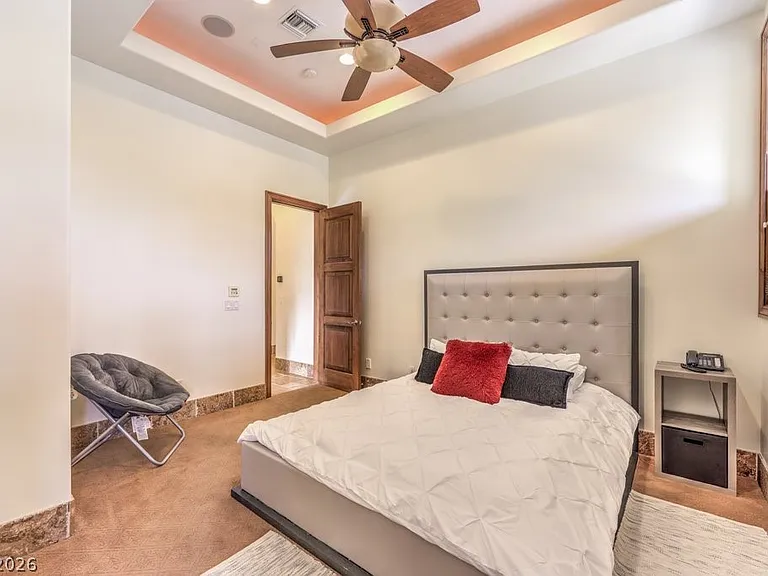2780 El Camino Rd — Photo 52