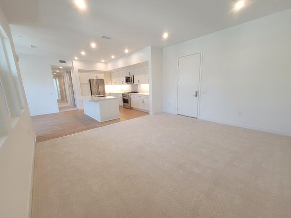 5th image of 1110 S Urbana St