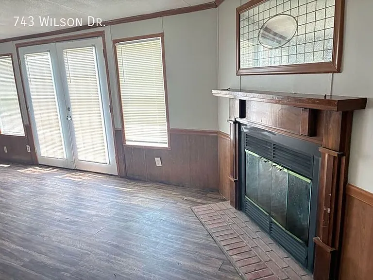 743 E Wilson Dr — Photo 19