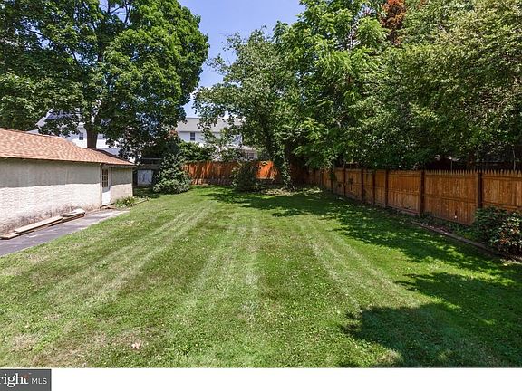 4th image of 711 Cornell Ave
