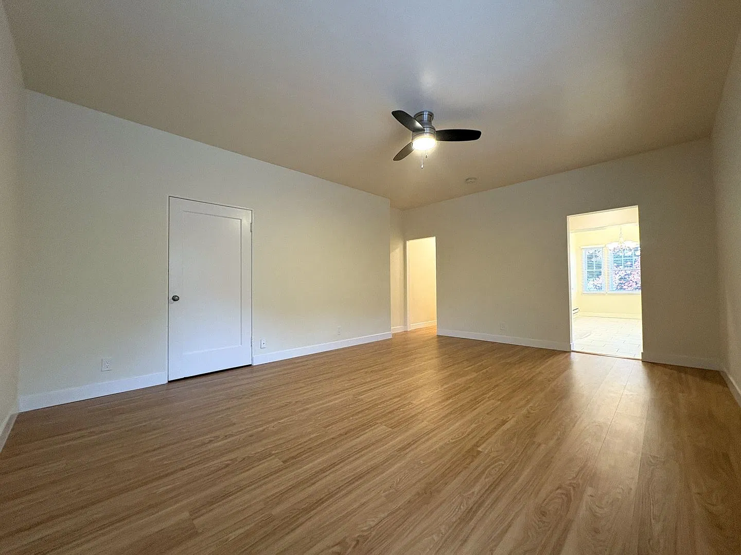Bright & Updated Studio in Prime Palo Alto Location — Photo 3