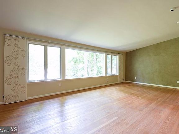 4th image of 3424 Farm Hill Dr