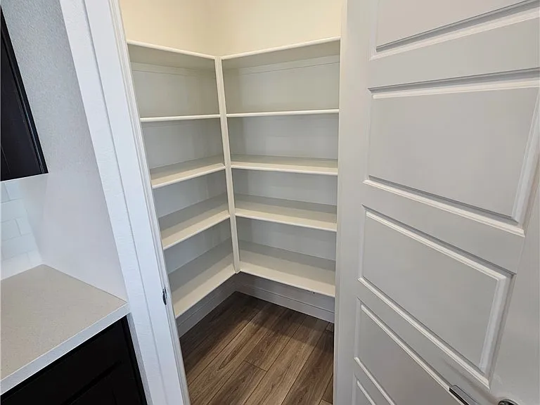 2112 Abraham Ave — Photo 4