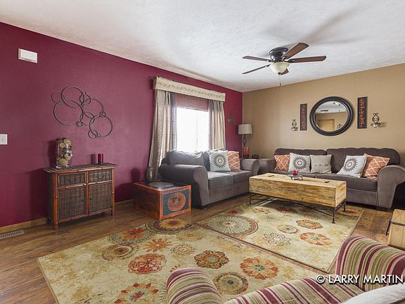 5th image of 303 Summer Circle Dr SE