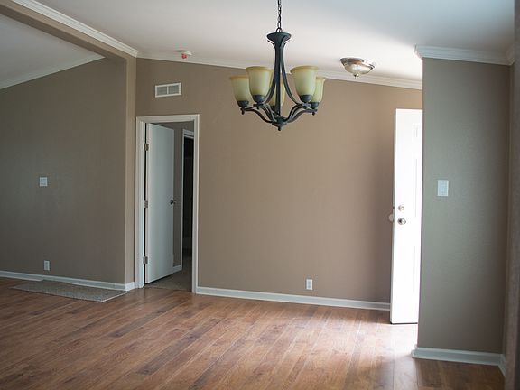 3rd image of 23910 Hickory Pass