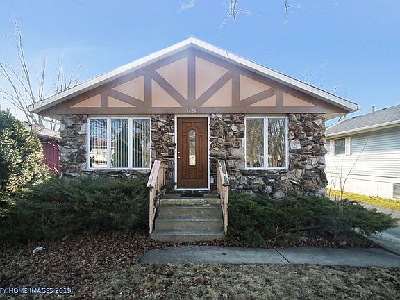 2nd image of 1424 Woodridge Dr