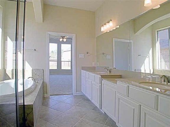 4th image of 11819 Bandera Creek Ln
