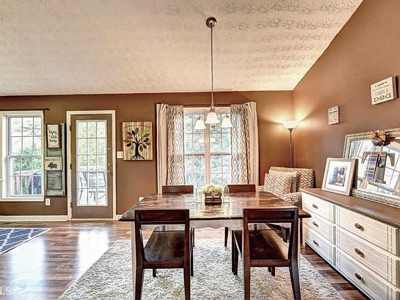 4th image of 100 Pine Cove Ct