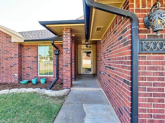 2nd image of 13008 Willowcrest Ln
